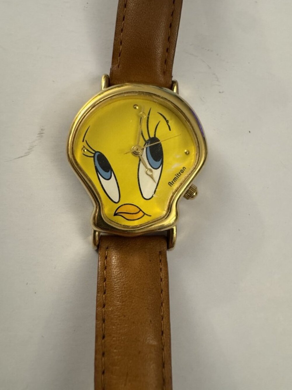 1997 Armitron Warner Brothers Gold Tone Tweety Watch Leather Band D9
